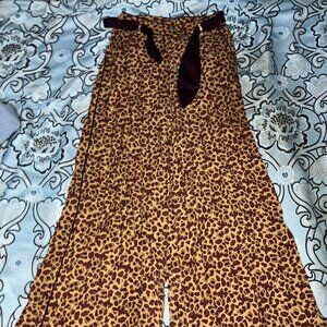 Woman's Leopard Print Baggy Pants Size 4